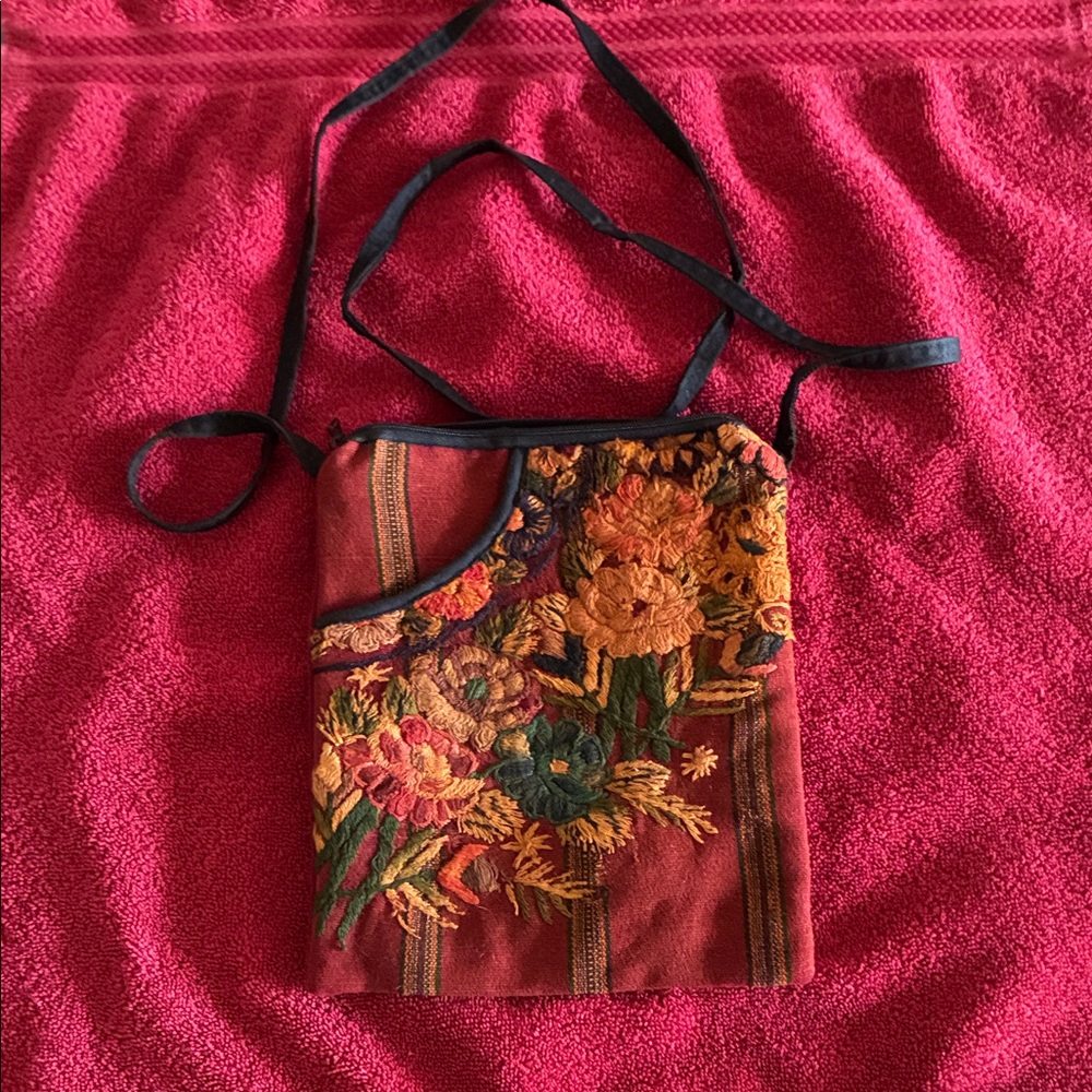 Floral Embroidered Shoulder Bag
